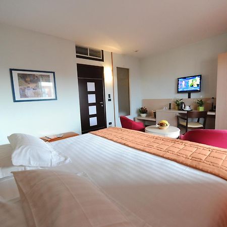 Hotel Donatello Имола Экстерьер фото