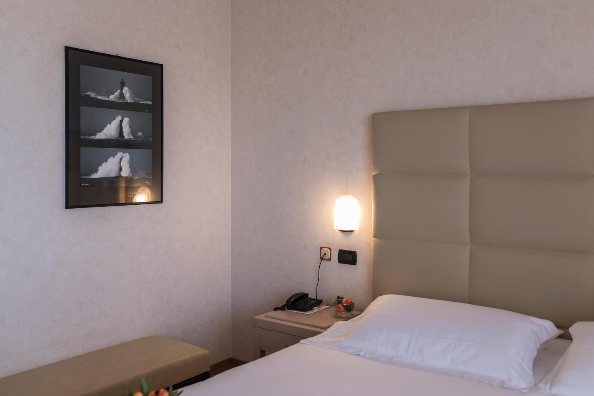 Hotel Donatello Имола Экстерьер фото