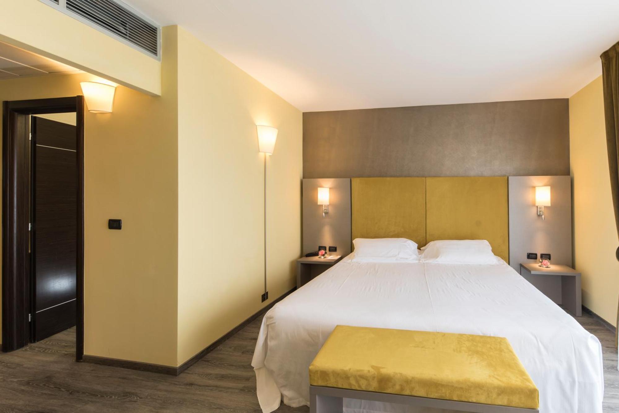 Hotel Donatello Имола Экстерьер фото