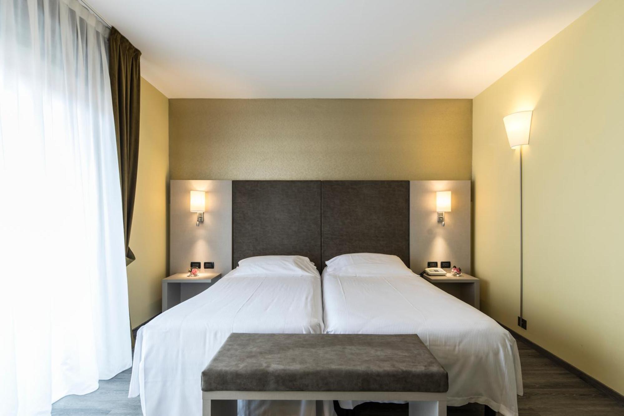 Hotel Donatello Имола Экстерьер фото