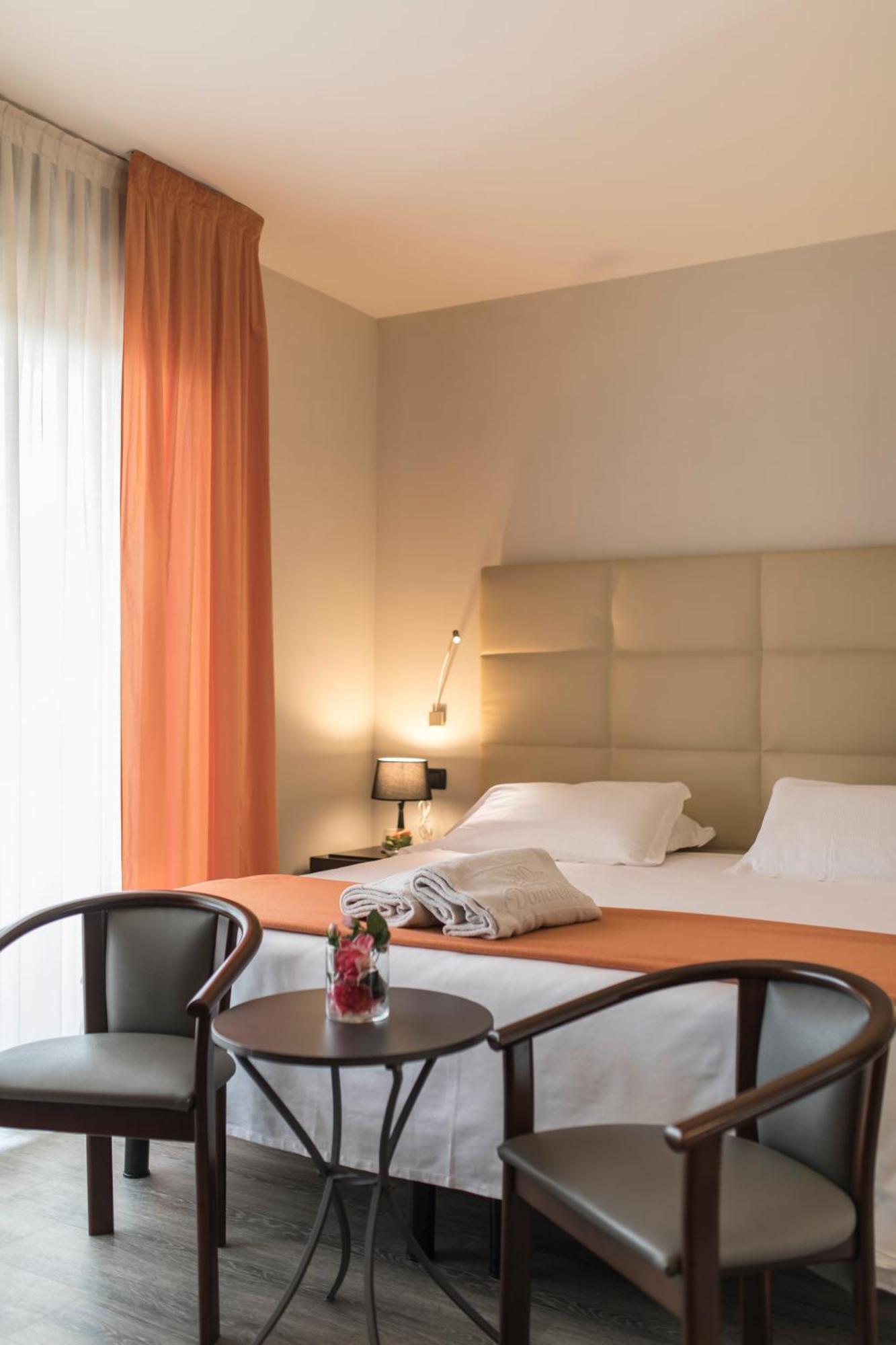 Hotel Donatello Имола Экстерьер фото