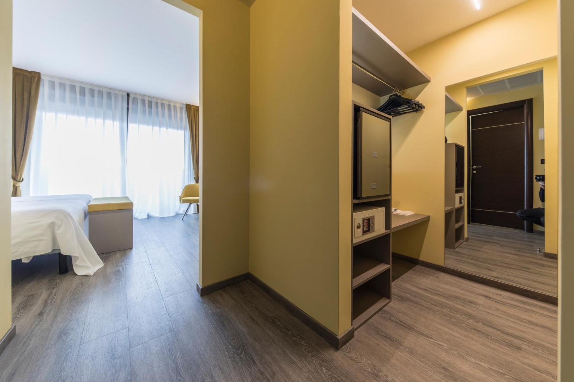 Hotel Donatello Имола Экстерьер фото