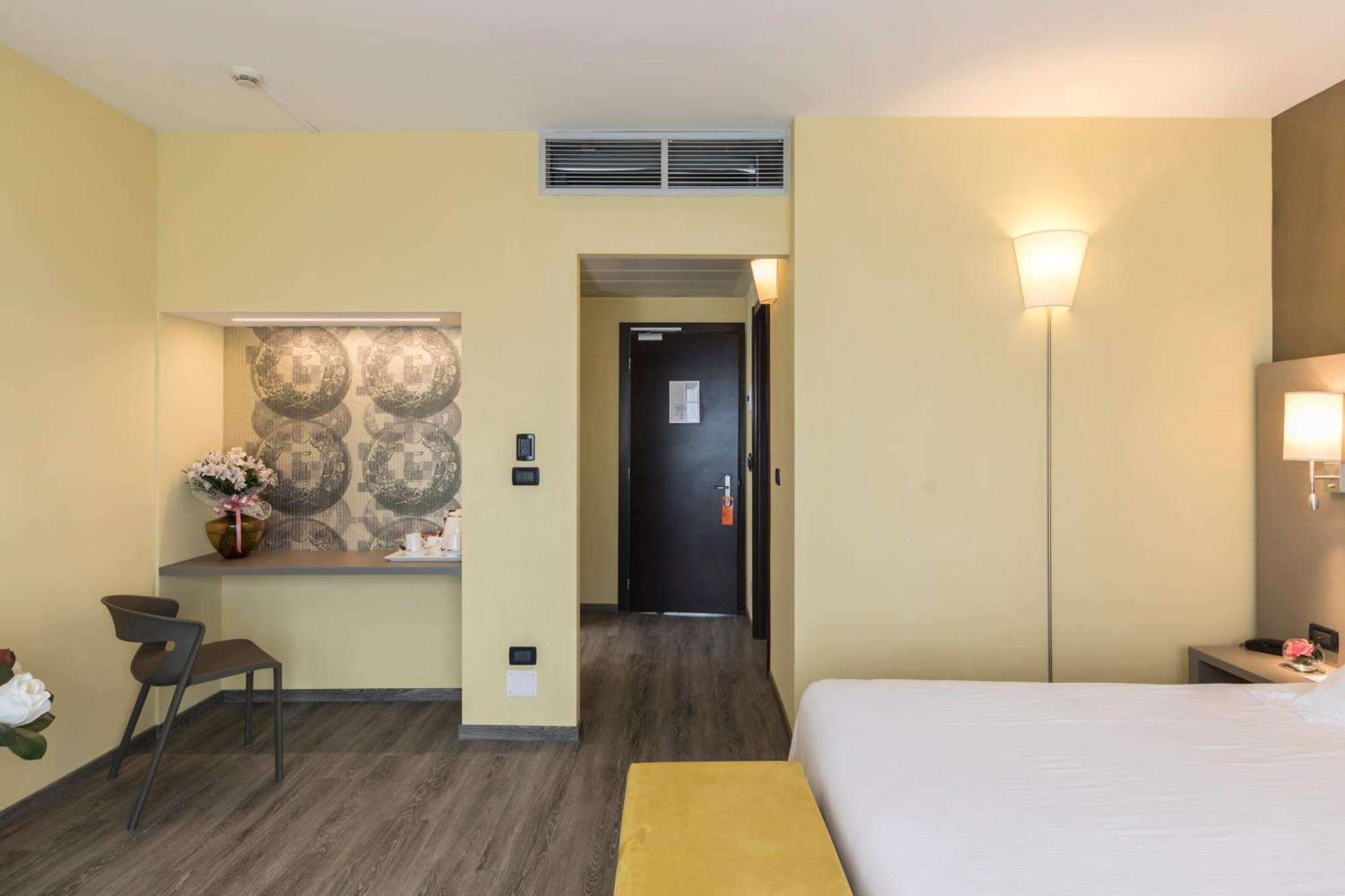 Hotel Donatello Имола Экстерьер фото