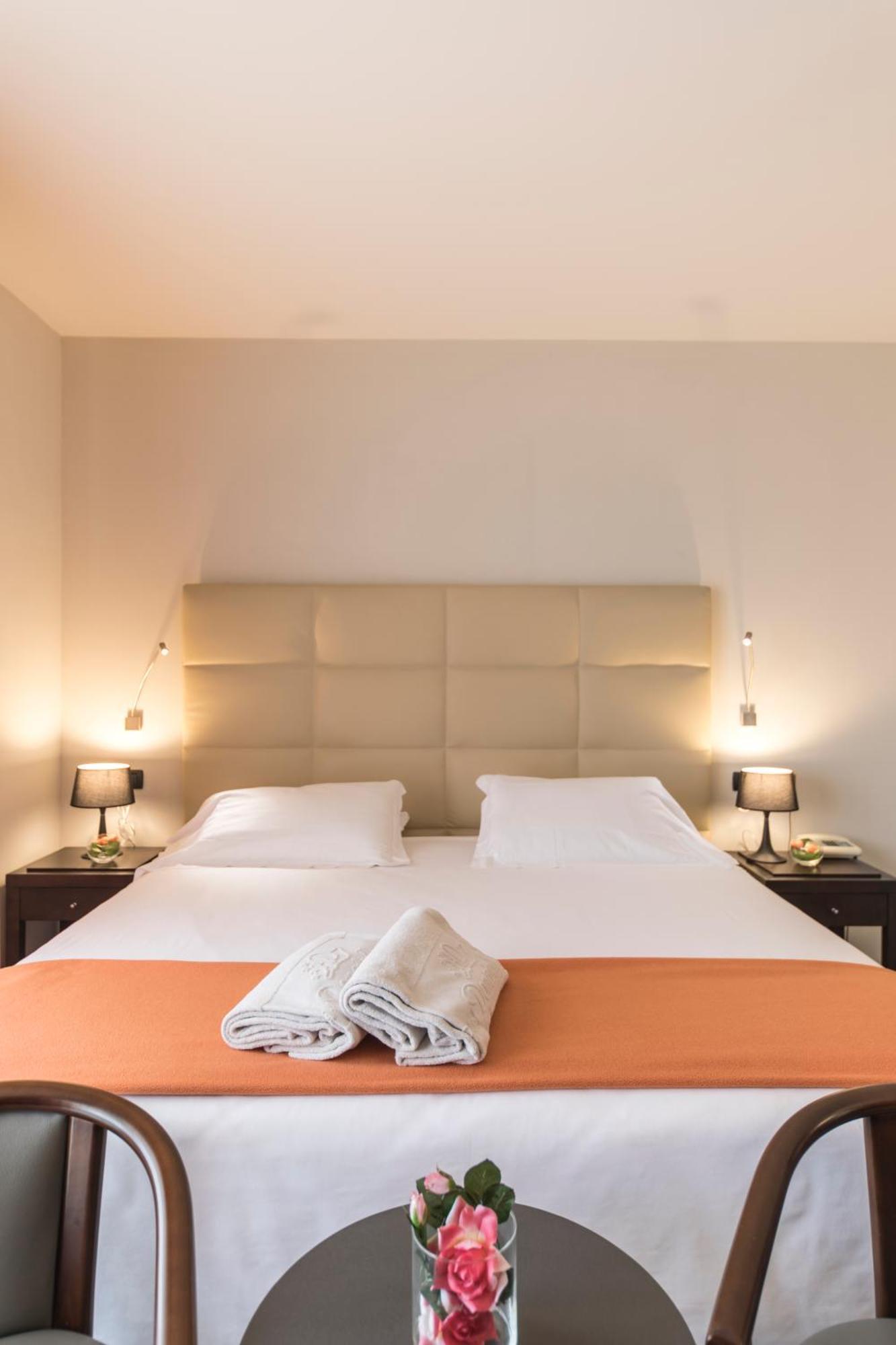 Hotel Donatello Имола Экстерьер фото
