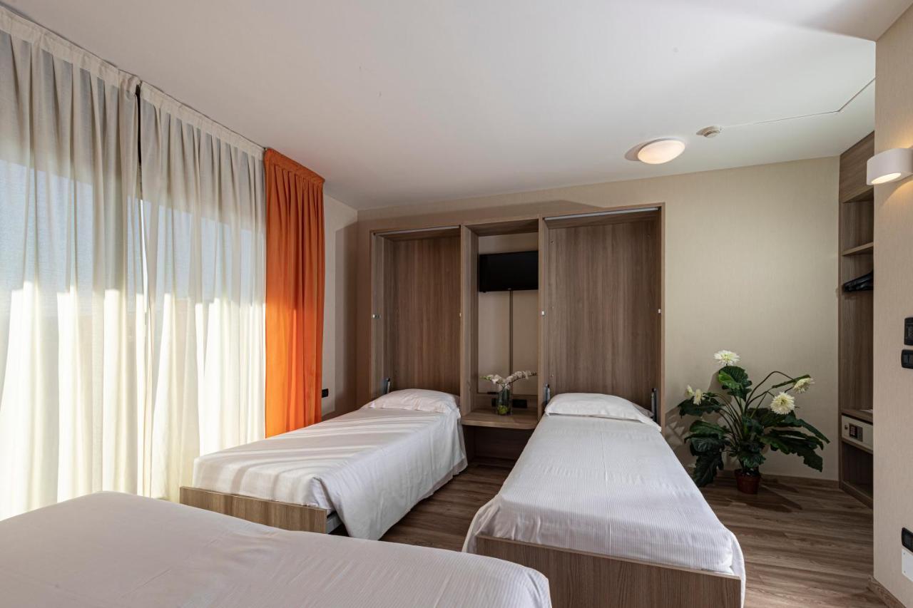 Hotel Donatello Имола Экстерьер фото