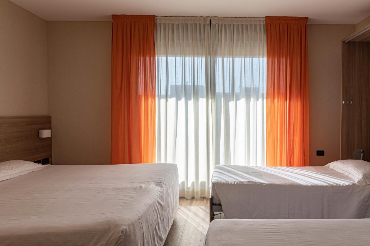Hotel Donatello Имола Экстерьер фото