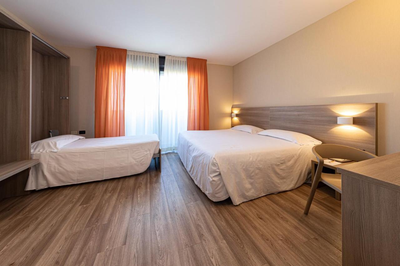 Hotel Donatello Имола Экстерьер фото